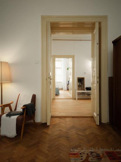 Artisan & Old-timey 2 Bedrooms Appartamento Praga
