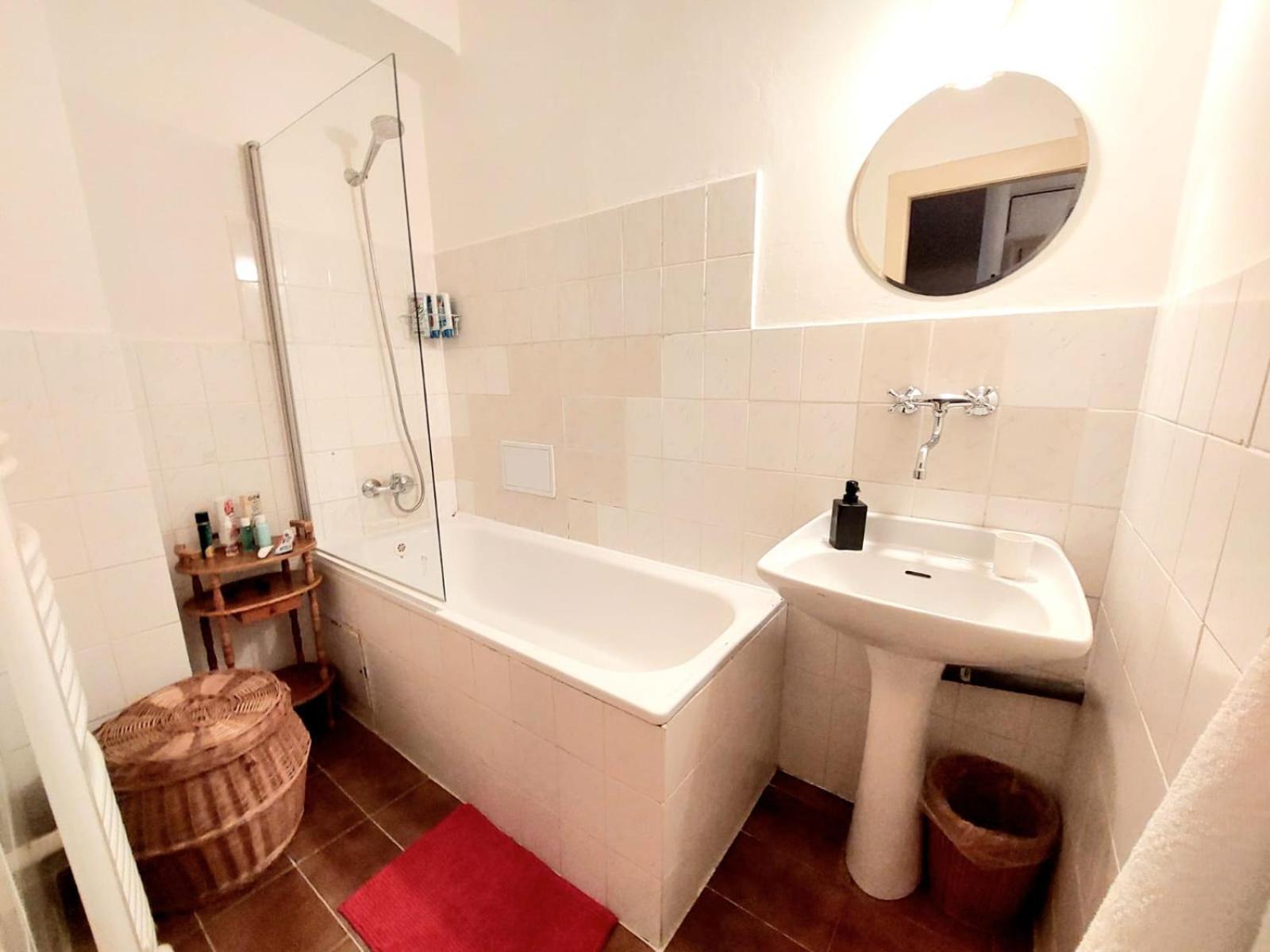 Artisan & Old-timey 2 Bedrooms Appartamento